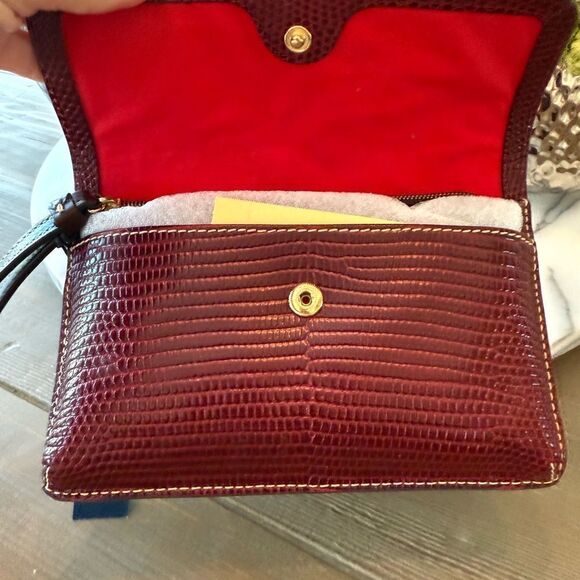 NWT Dooney & Bourke Lizard Embossed Leather Wallet - Picture 4 of 6